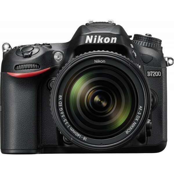 NIKON D7200 18-140mm VR