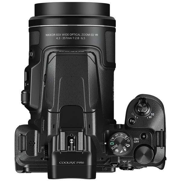 NIKON COOLPIX P950 + SD 16GB+torbica 