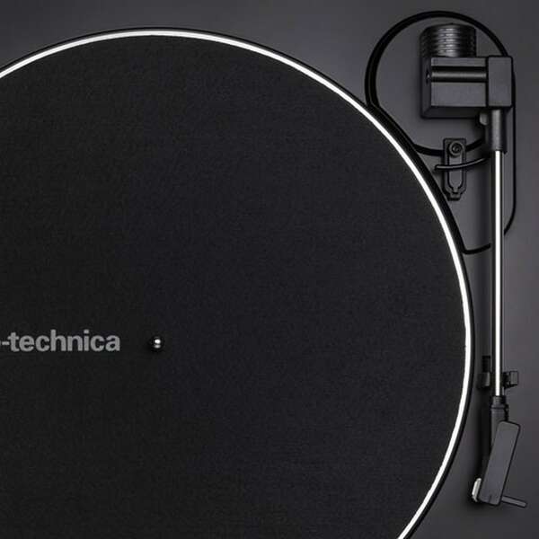 AUDIO TECHNICA AT-LP60XBTWH