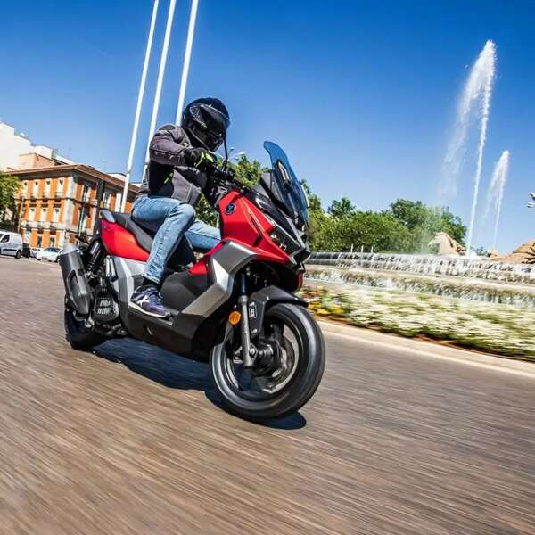 VOGE SR1ADV CRVENA