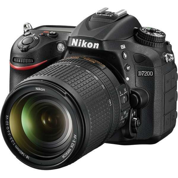 NIKON D7200 18-140mm VR